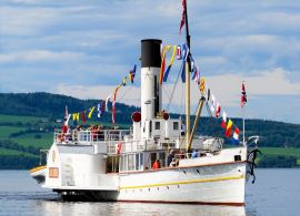 Dugnad med vårrengjøring på Skibladner